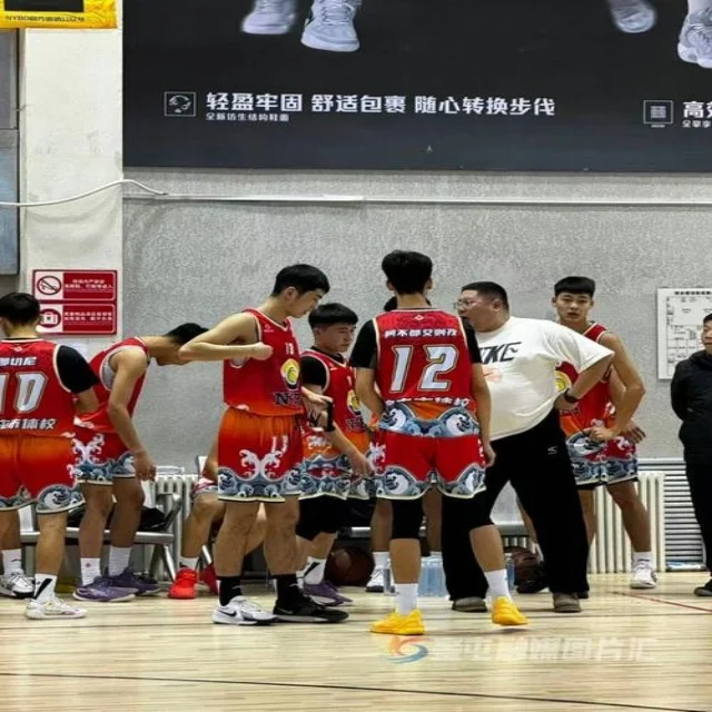 新疆男篮成功夺赛点聚焦全场